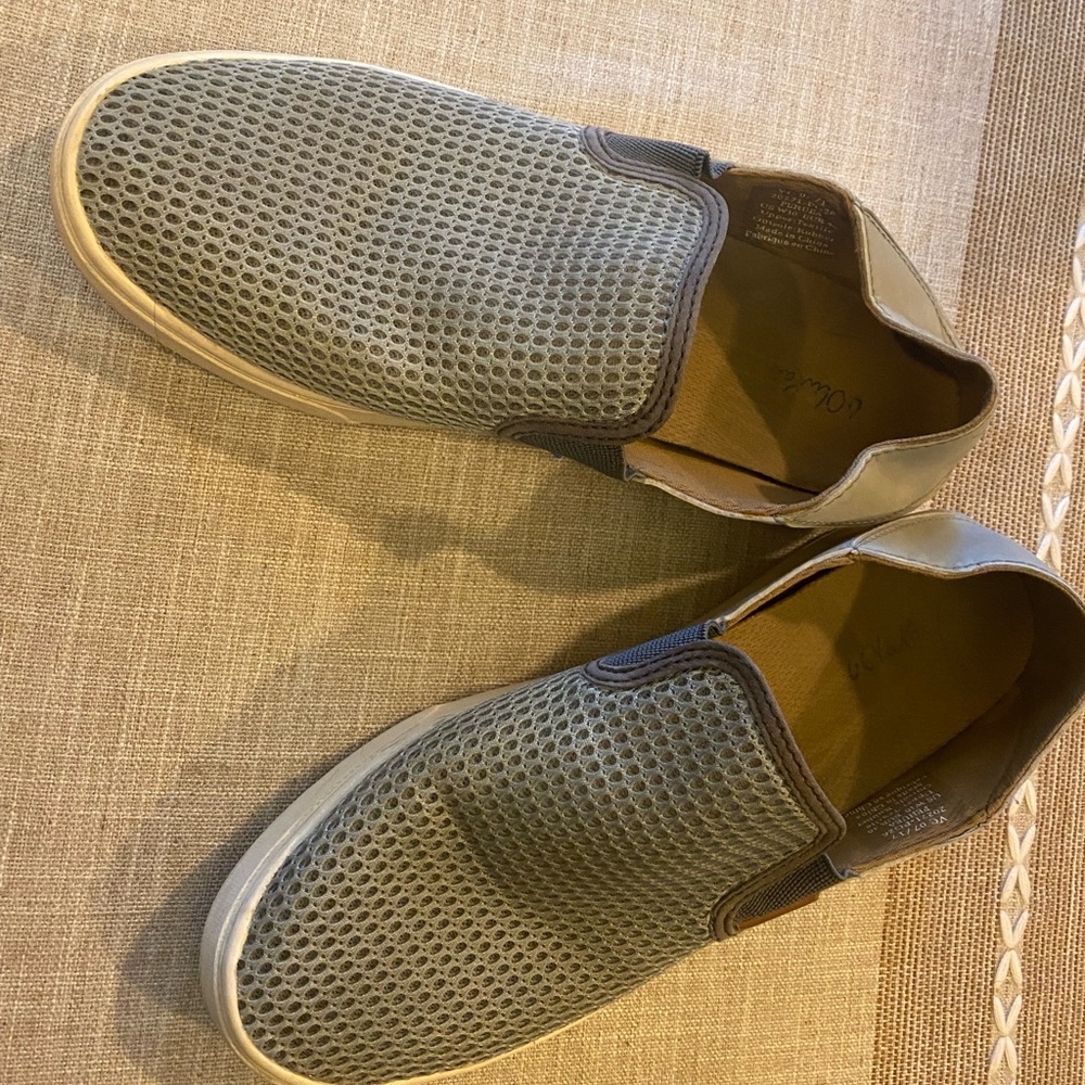 Olukai Women’s Pehuea slip on shoes 10 Lt grey color normal wear shown in photos